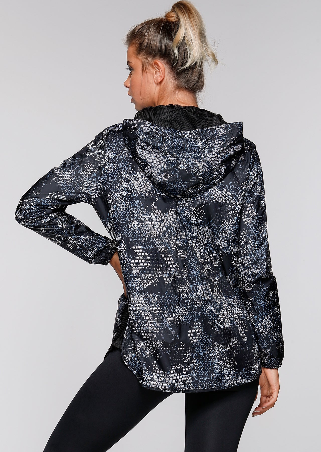 Lorna Jane No Distractions Jacket - Black/White