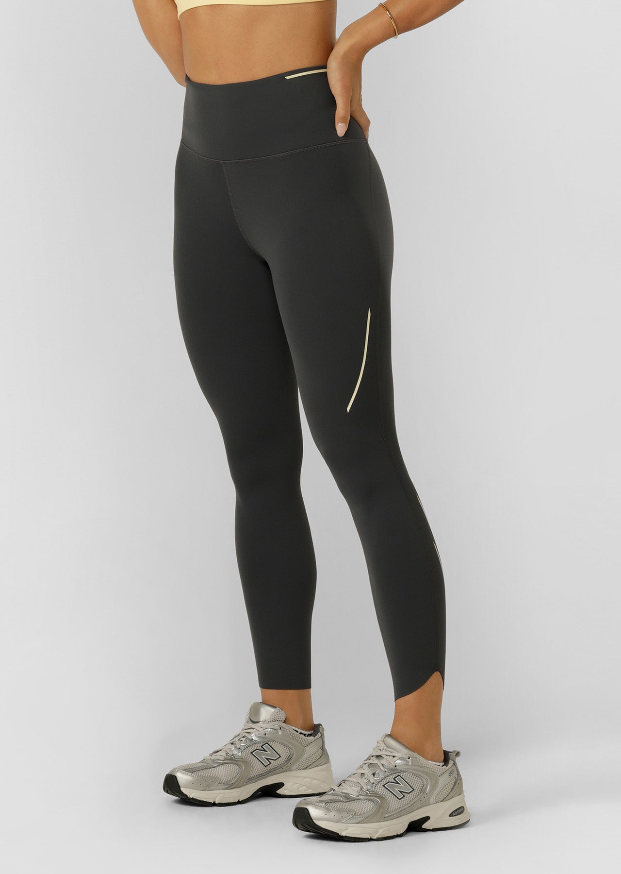 Lorna Jane Dash No Chafe Ankle Biter Leggings - Titanium