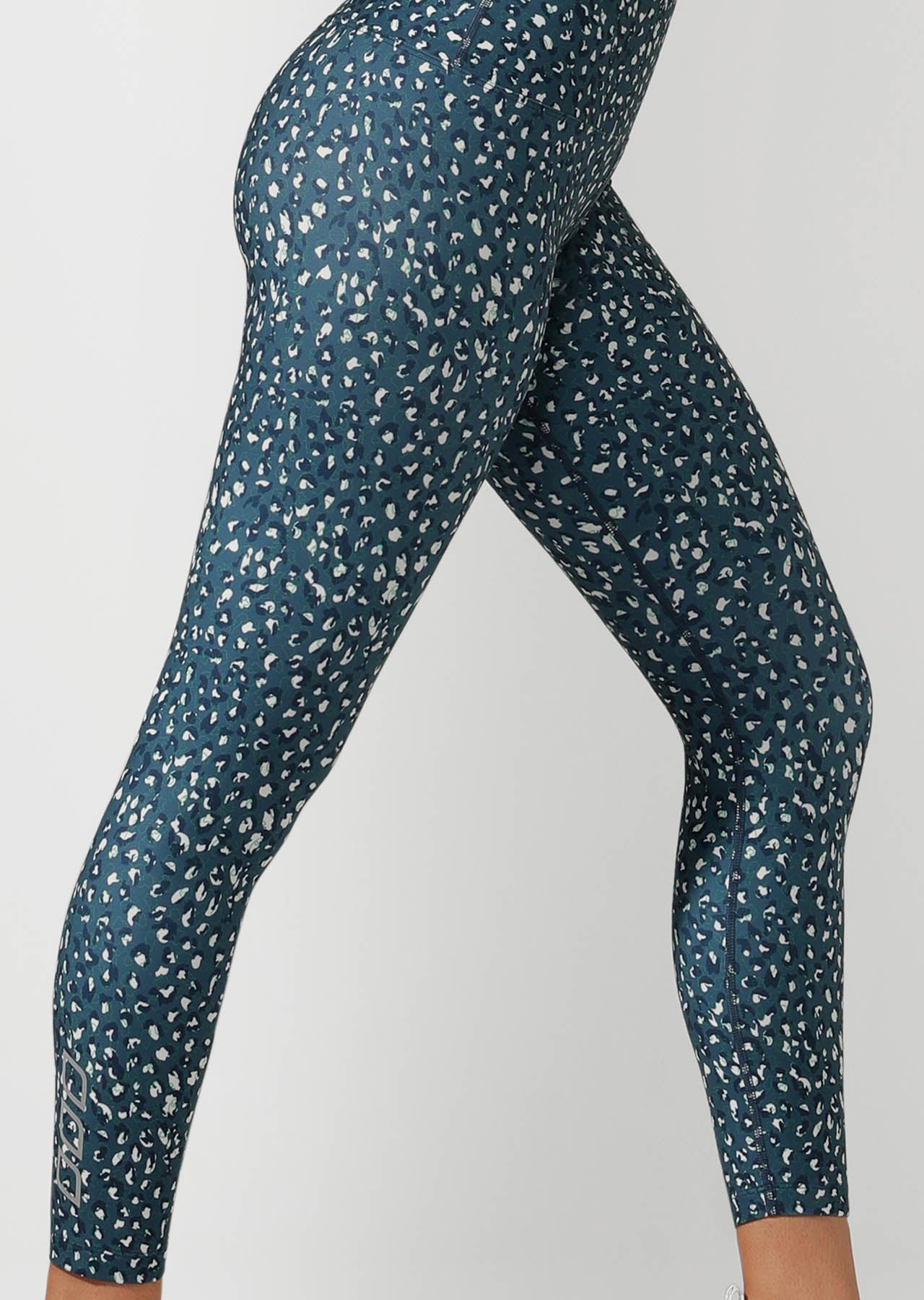 Lorna Jane Wild Core Ankle Biter Tight - Wild Print